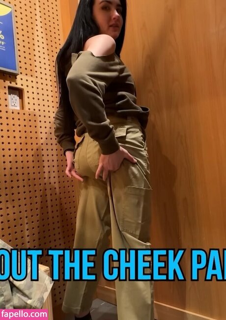 Amy Roberts onlyfans leaks