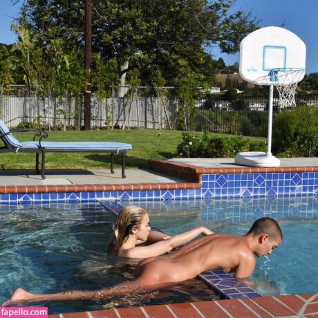 Caylee Cowan nude onlyfans leaked