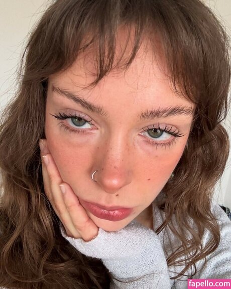 Holly Humberstone onlyfans leaks