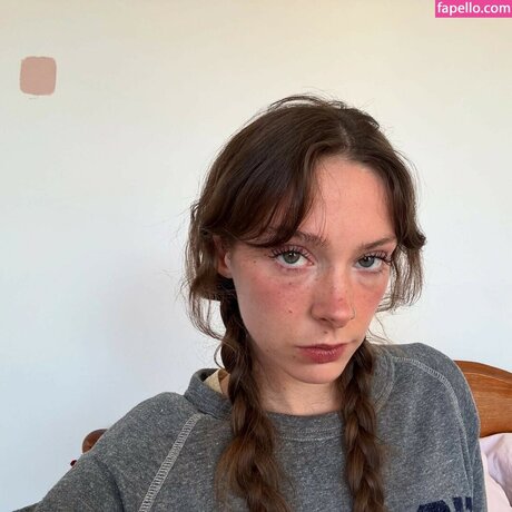 Holly Humberstone only fans nude leaks