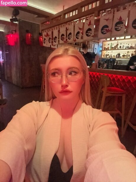 Elena Kyalviyainen free only fans