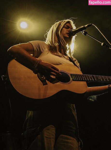 Zoe Clarke nude on onlyfans