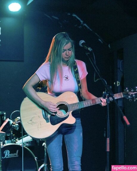 Zoe Clarke onlyfans sex leaks