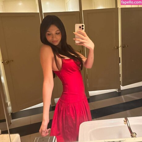 Josie Totah onlyfans picture