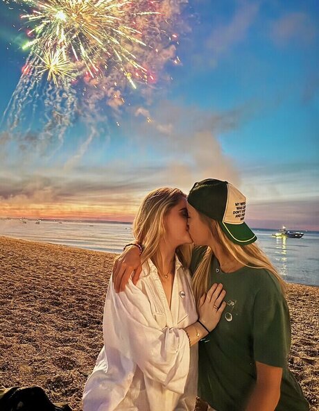 Lucy Blanc onlyfans nude tits