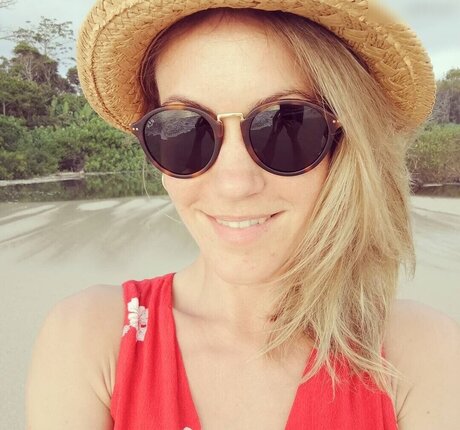 gay kissing onlyfans porn capture