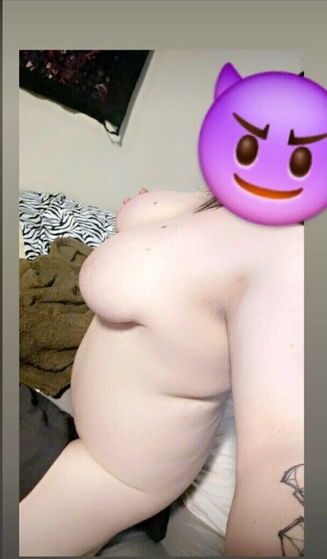 Ava Tricia ass onlyfans