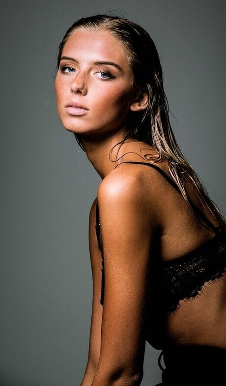 Molly Plahn onlyfans leak sex