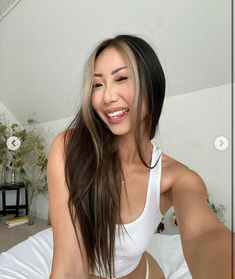 Ena Lor Hmong onlyfans desnuda