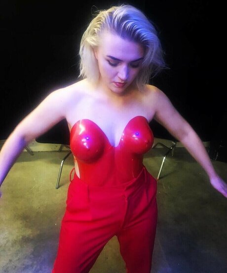 Rebecca Lucy Taylor nude onlyfans