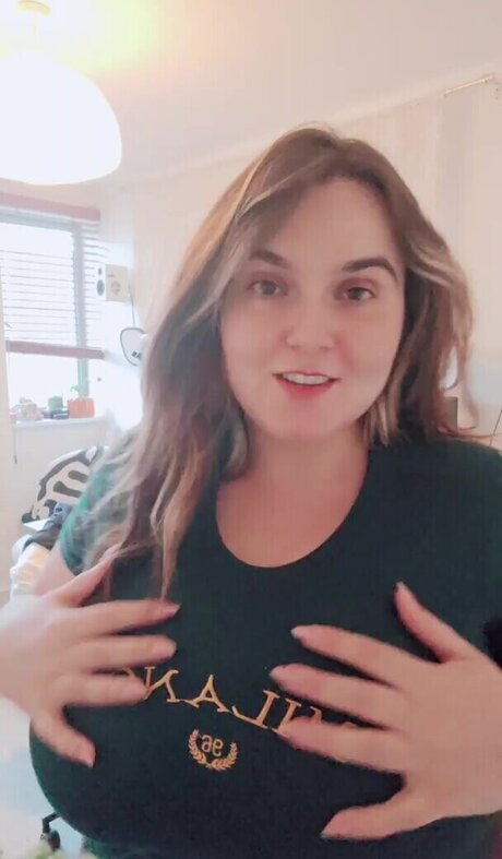 Emilywiththejuice nude leak onlyfans