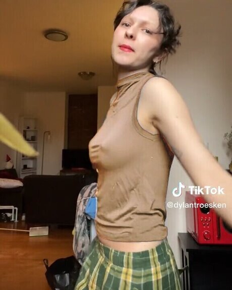 Dylan Troesken onlyfans uncensored