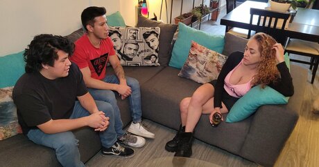 Isadora Villa onlyfans pictures