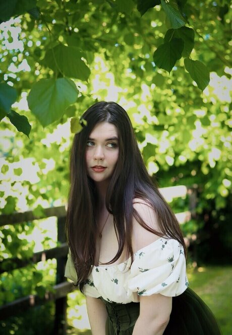 Angelika Seleznova naked only fans