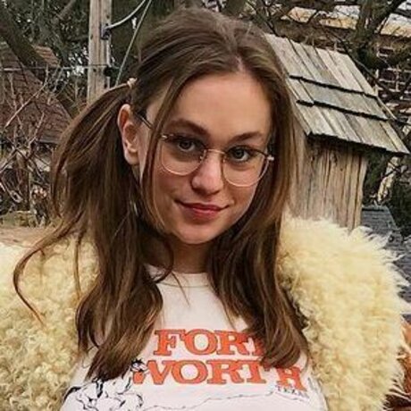 Ella Ballentine onlyfans strip