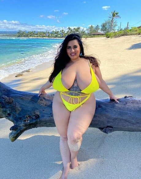 Sofia Rose onlyfans leakes