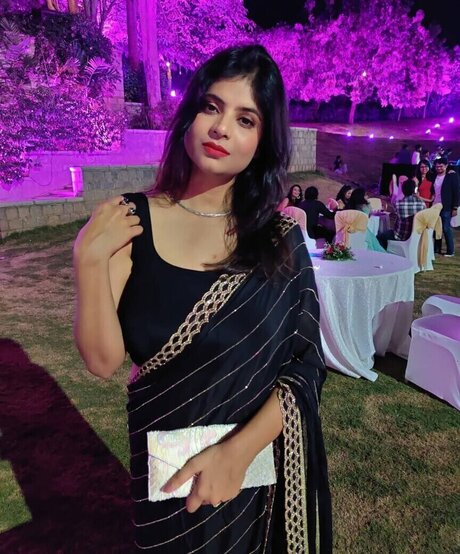 Tulika Snehil onlyfans leak