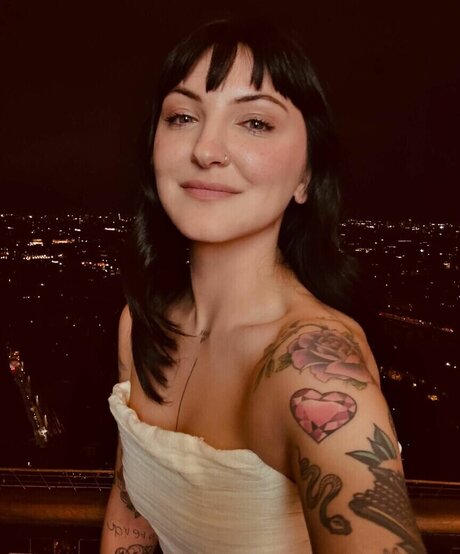 Julia Michaels onlyfans nude photos