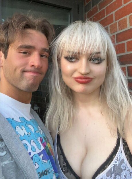 TalkFastEllie onlyfans leaks naked