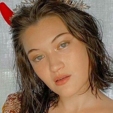 Isa Briones onlyfans model