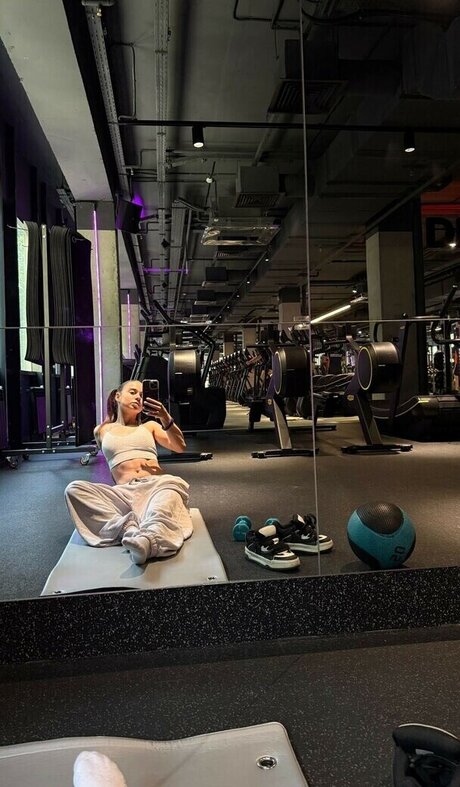 Leytink onlyfans model images