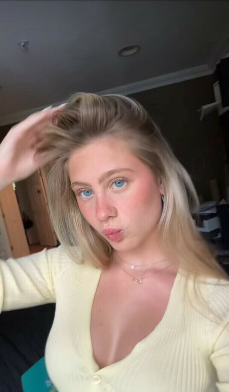 Ravenstar Rothstein naked only fans