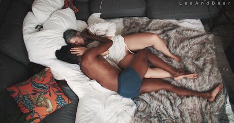 Leah And Bear onlyfans de