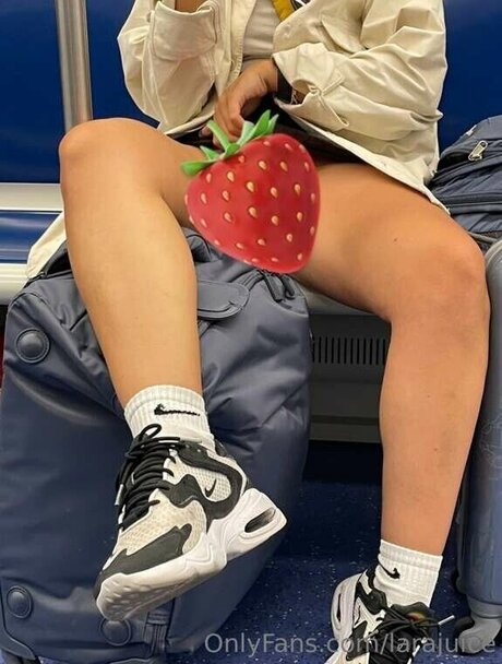 Lara Juice onlyfans sexy