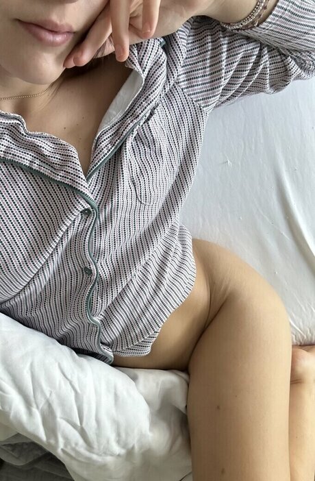 Lara Juice nude only fans