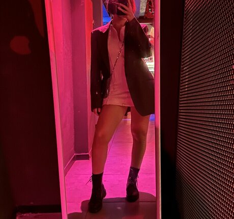 Lara Juice onlyfans post