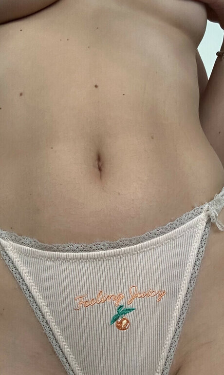 Lara Juice naked on onlyfans