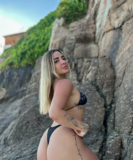 Maria Clara Lima  shot