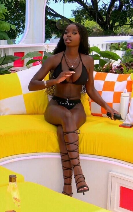 Olandria Carthen onlyfans topless