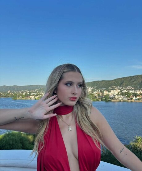 Lola Poggio onlyfans mega