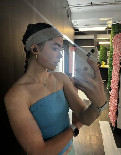 Rose Ruland desnuda onlyfans