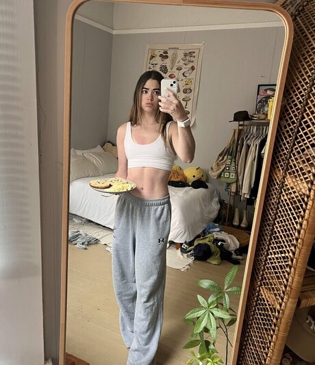 Rose Ruland onlyfans picture