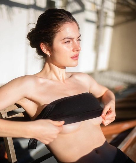 Eve Dumon onlyfans desnuda