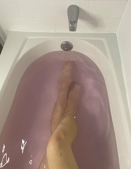 freedddgothgf onlyfans sexy