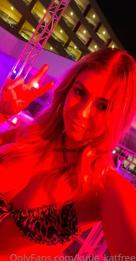 kutie katfree only fans pics