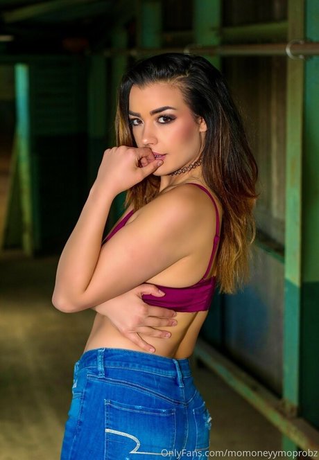 momoneyyymoprobzzz boobs onlyfans