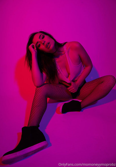 momoneyyymoprobzzz onlyfans leak