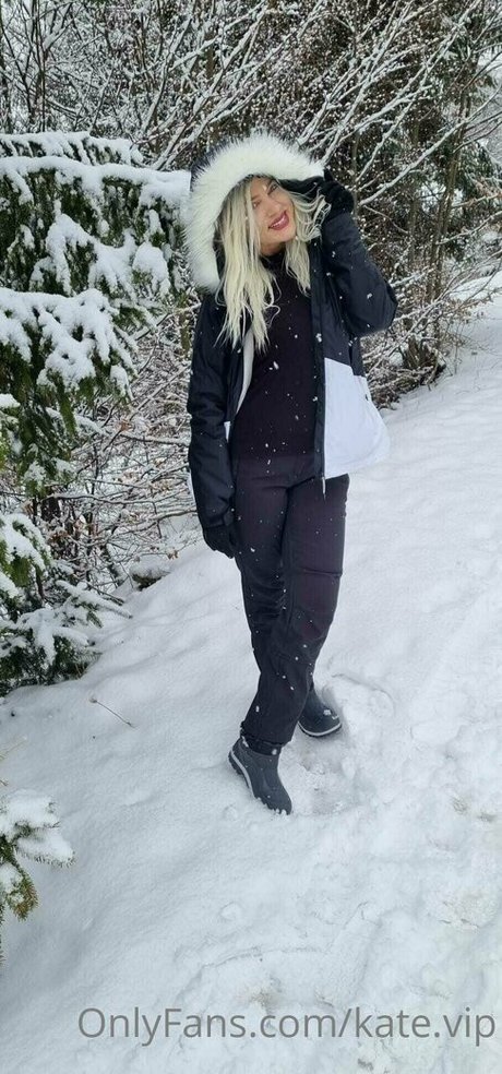 blonde trans onlyfans pornos pictures