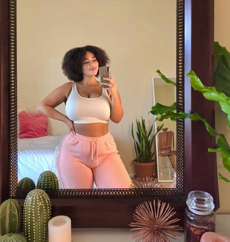 Katelyn Folasade onlyfans strip