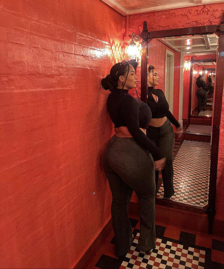 Katelyn Folasade nude leaks onlyfans