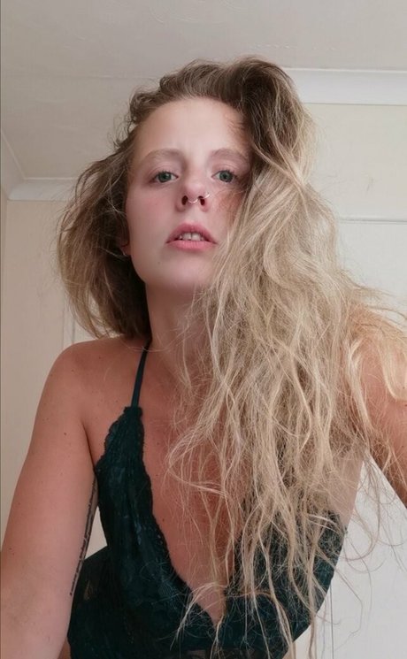 hornycavegirl onlyfans leaks free