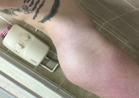 hornycavegirl only fans leak