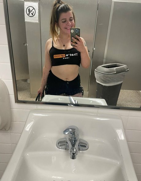 desiraefoxx onlyfans page