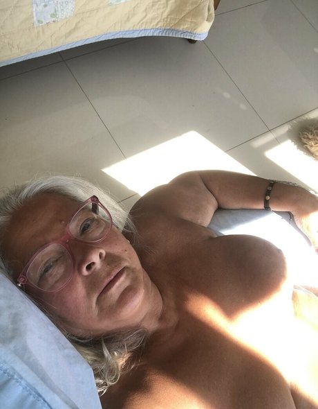 thebumbumbaroness onlyfans leaked pictures