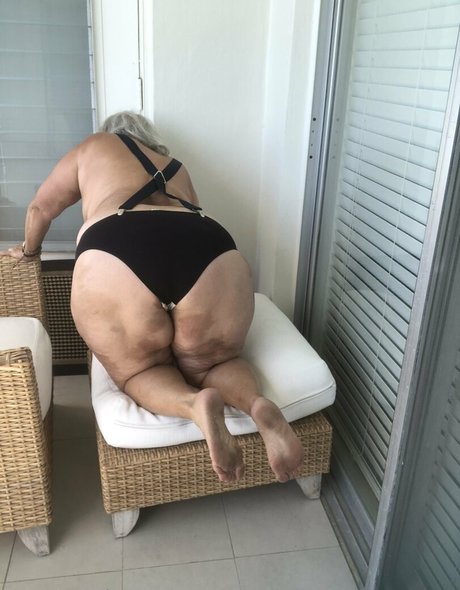 thebumbumbaroness nsfw onlyfans