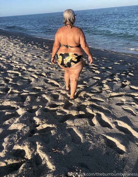 thebumbumbaroness onlyfans nudes porn